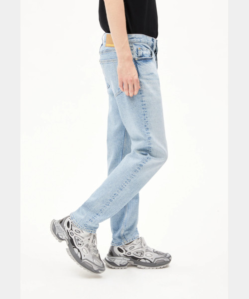 Dylaano Straight Fit
